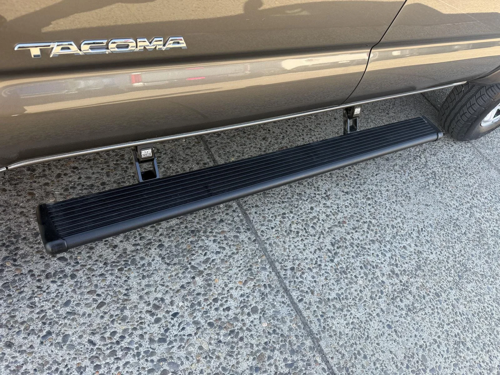 Used 2014 Pyrite Mica Toyota PreRunner image 9