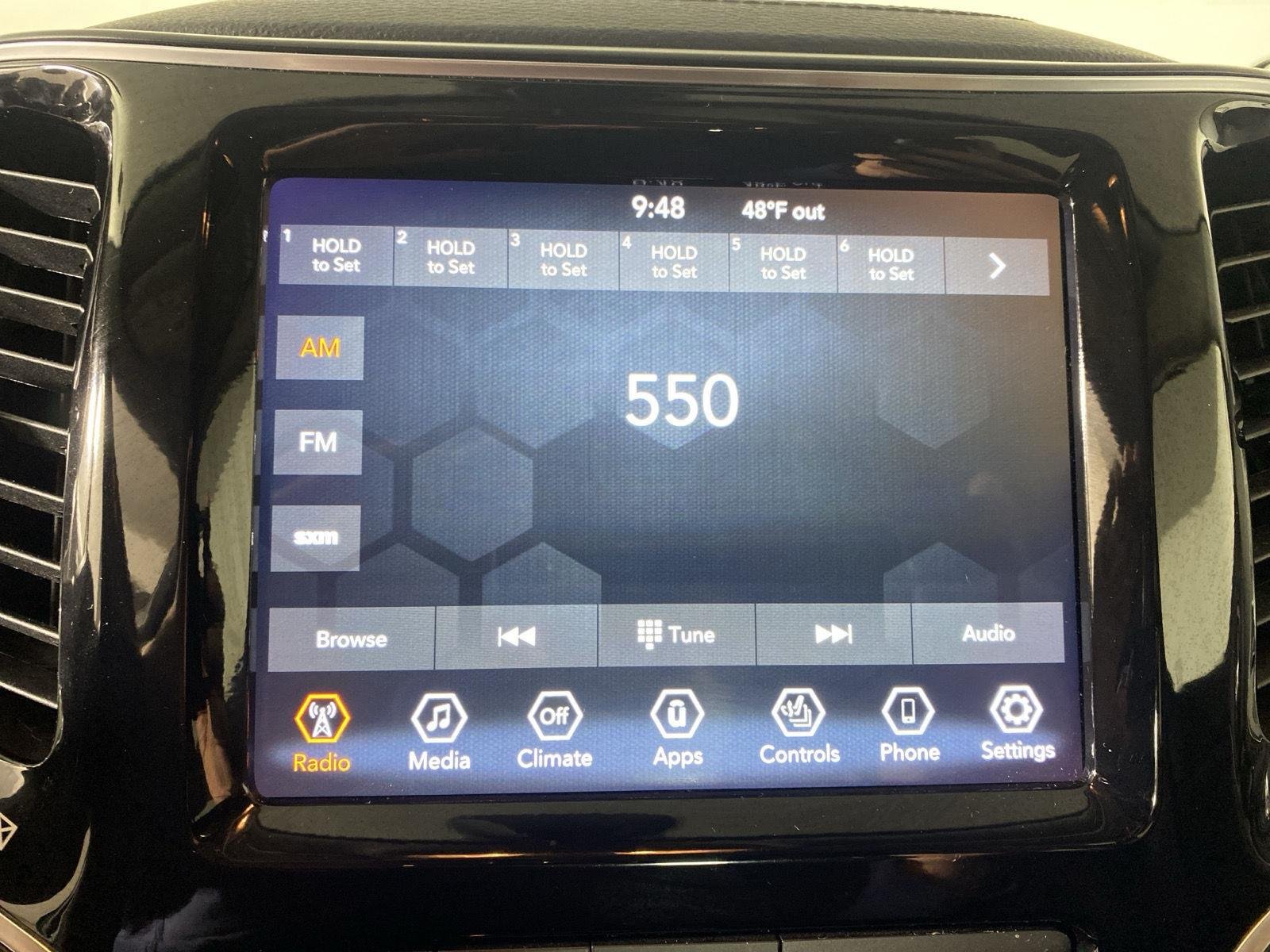 Used 2019 Sting-Gray Clearcoat Jeep Limited image 27