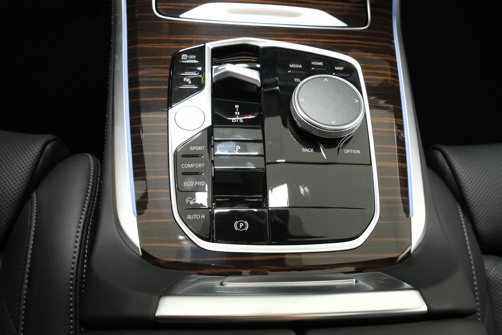 New 2026 Black Sapphire Metallic BMW xDrive40i image 36