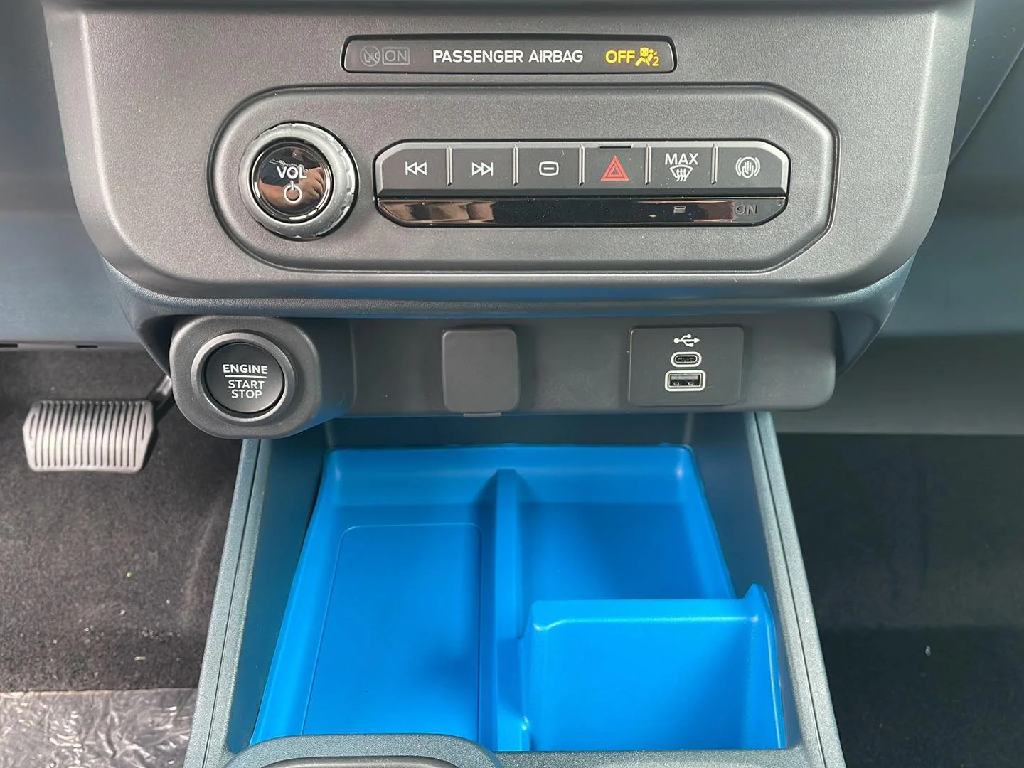 New 2026 Carbonized Gray Metallic Ford XLT image 19