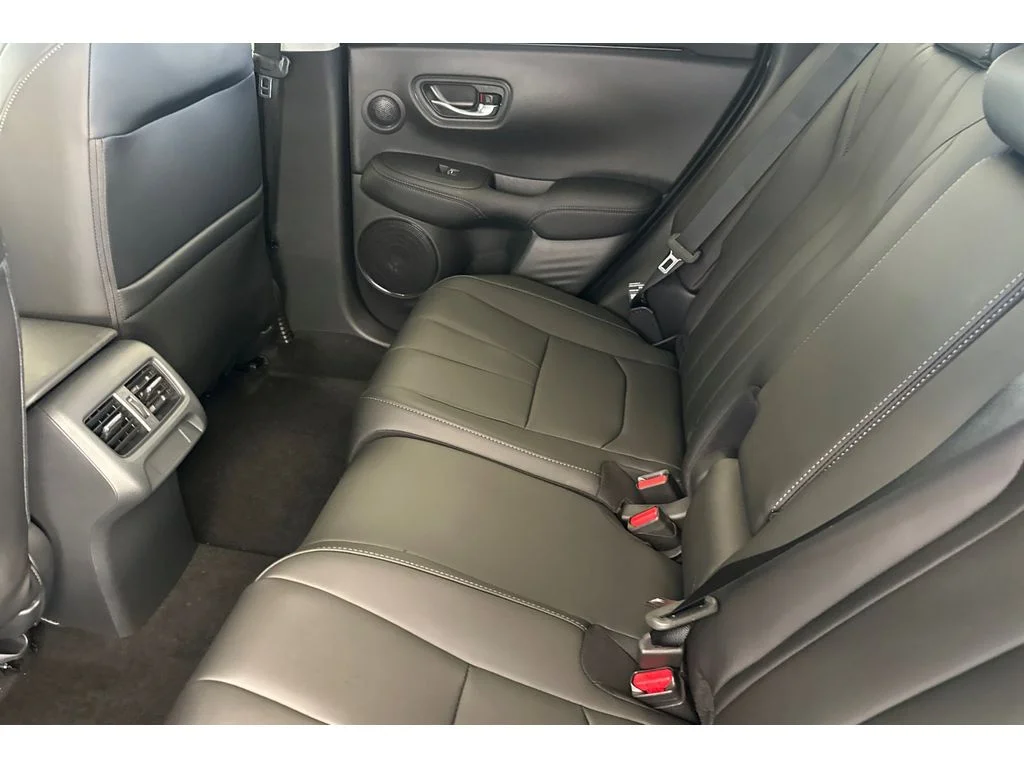 New 2025 Solar Silver Metallic Acura Base image 9
