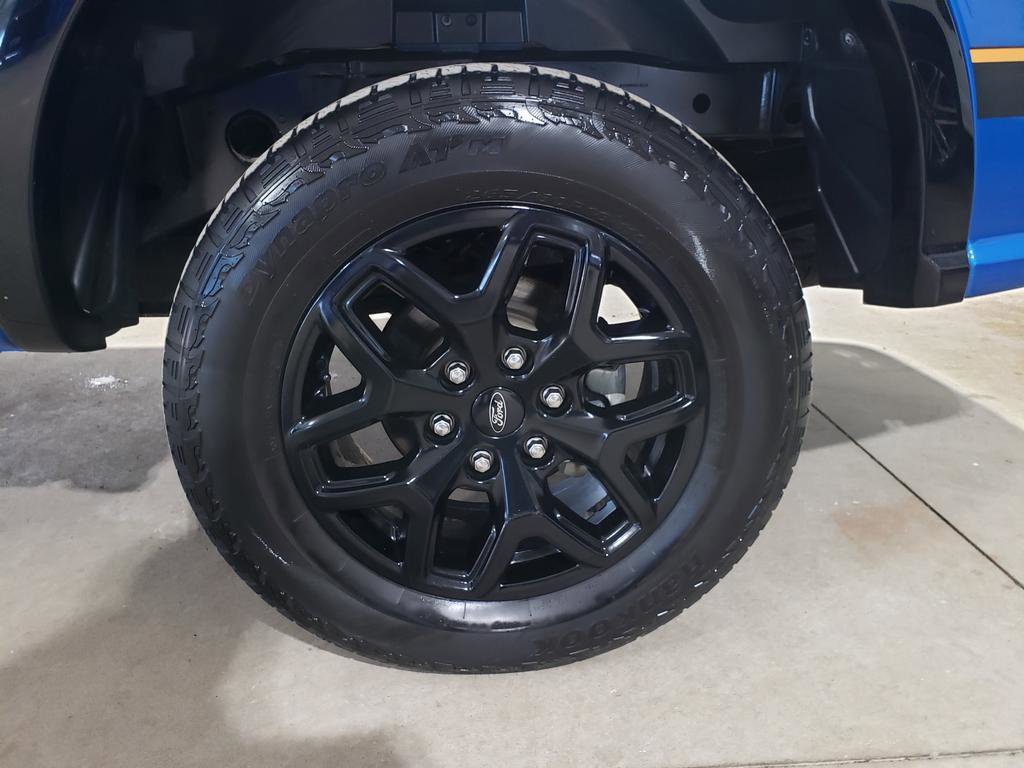 Used 2023 Velocity Blue Ford  image 27
