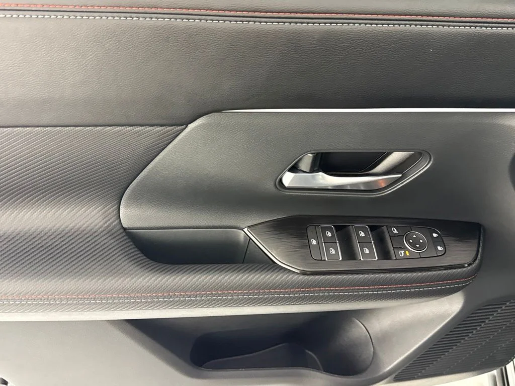 2026 Nissan KICKS SR - Photo 23