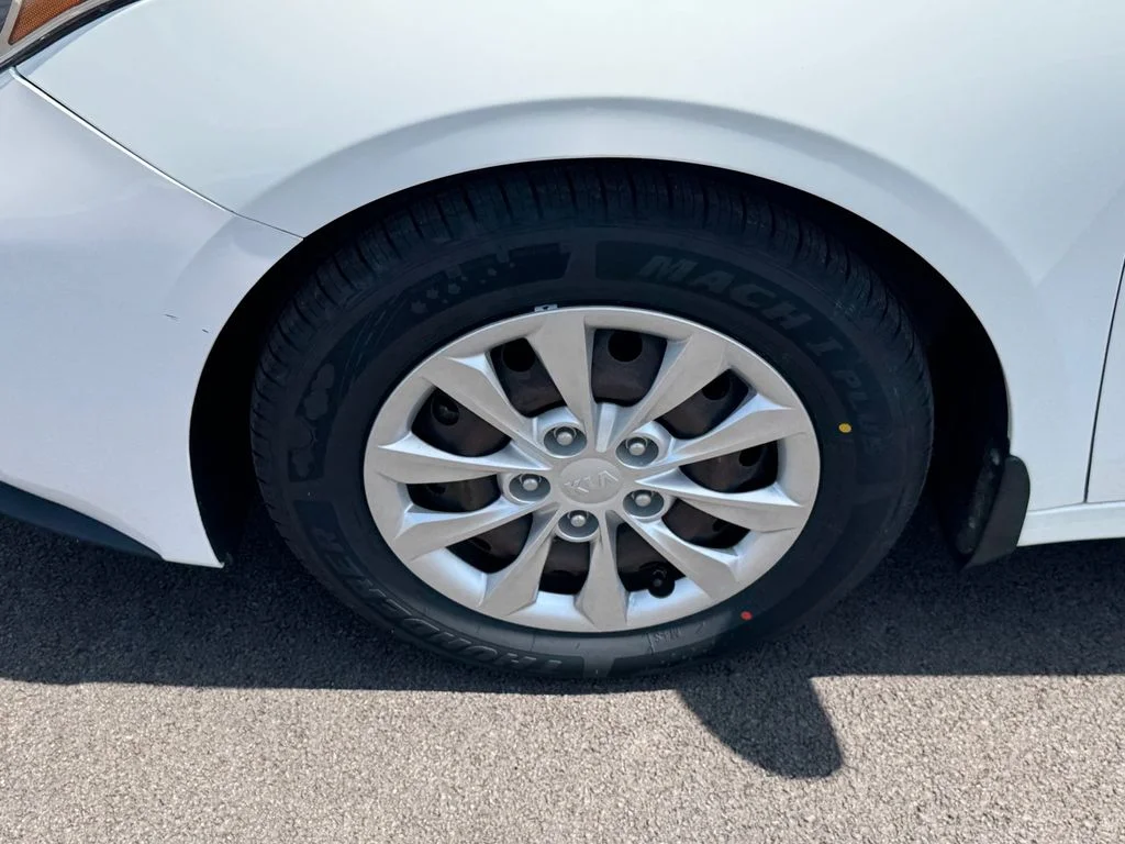 Used 2020 White Kia FE image 15