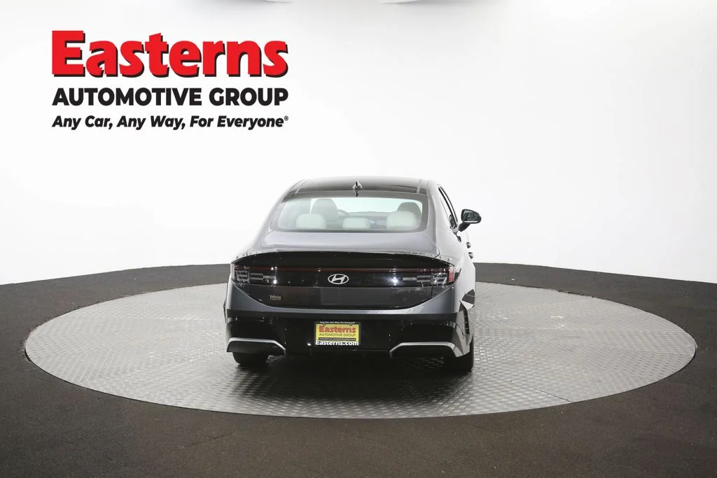 Used 2024 Gray Hyundai SEL image 39