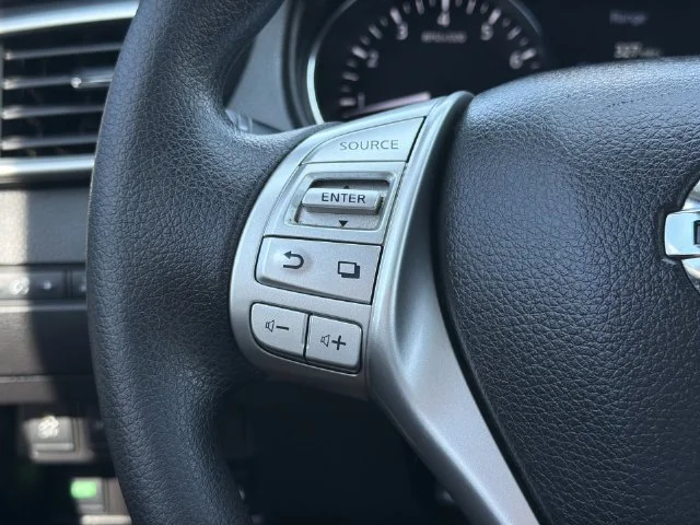 Used 2016 Gray Nissan SV image 27