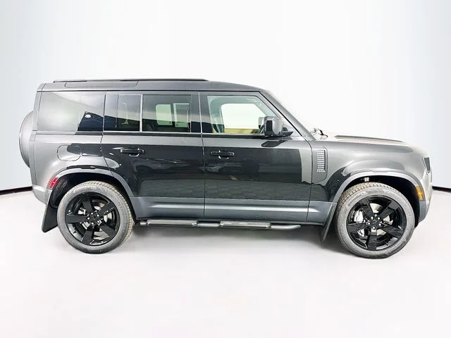 New 2026 Black Land Rover S image 4