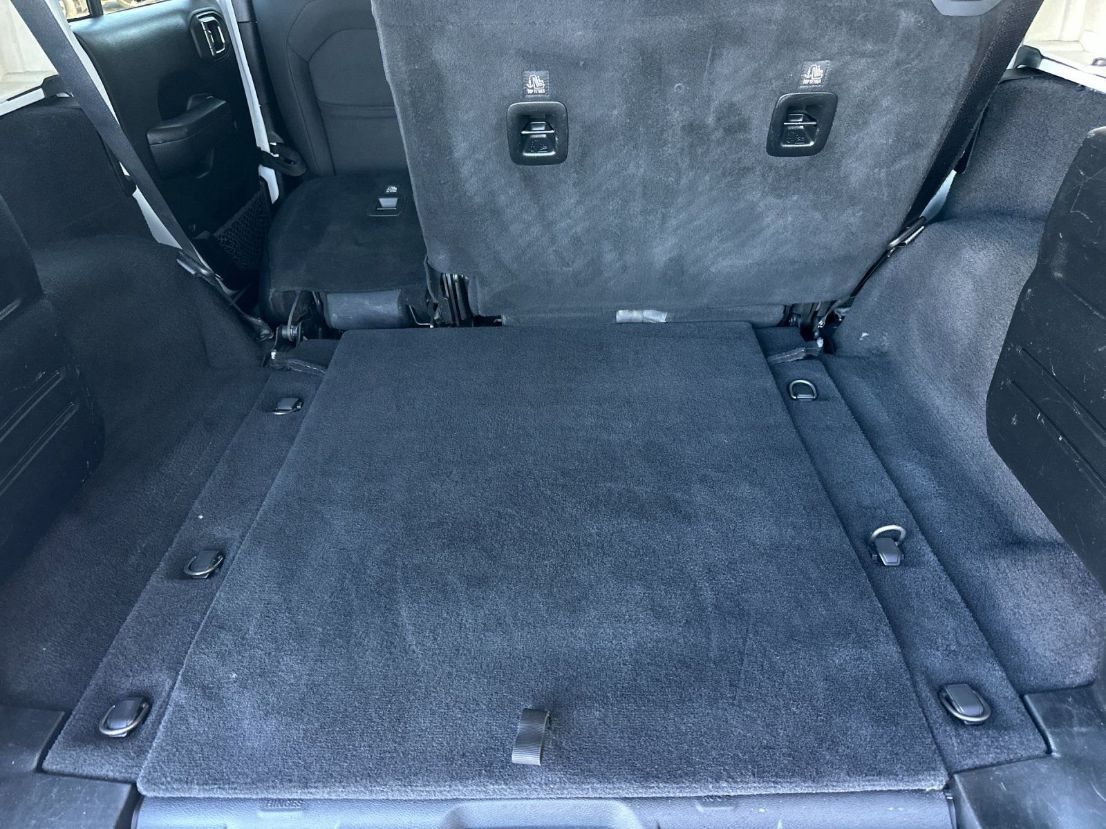 Used 2018 Bright White Clearcoat Jeep Unlimited Sport S image 13
