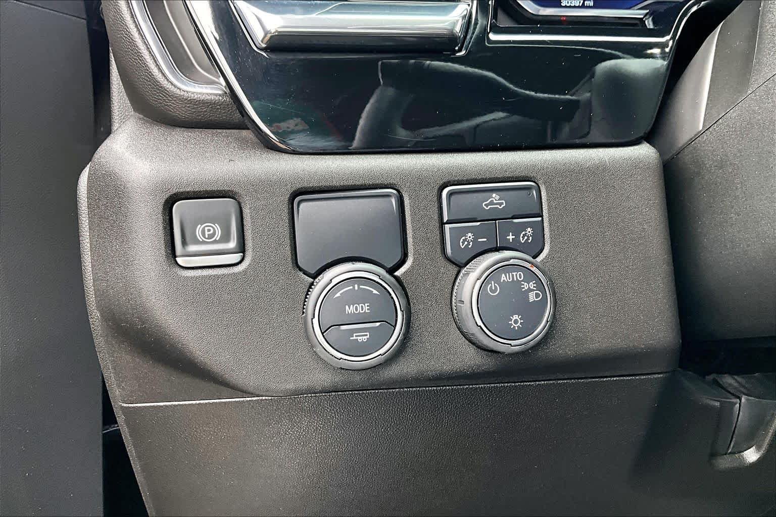 Used 2025 Black Chevrolet LT image 36