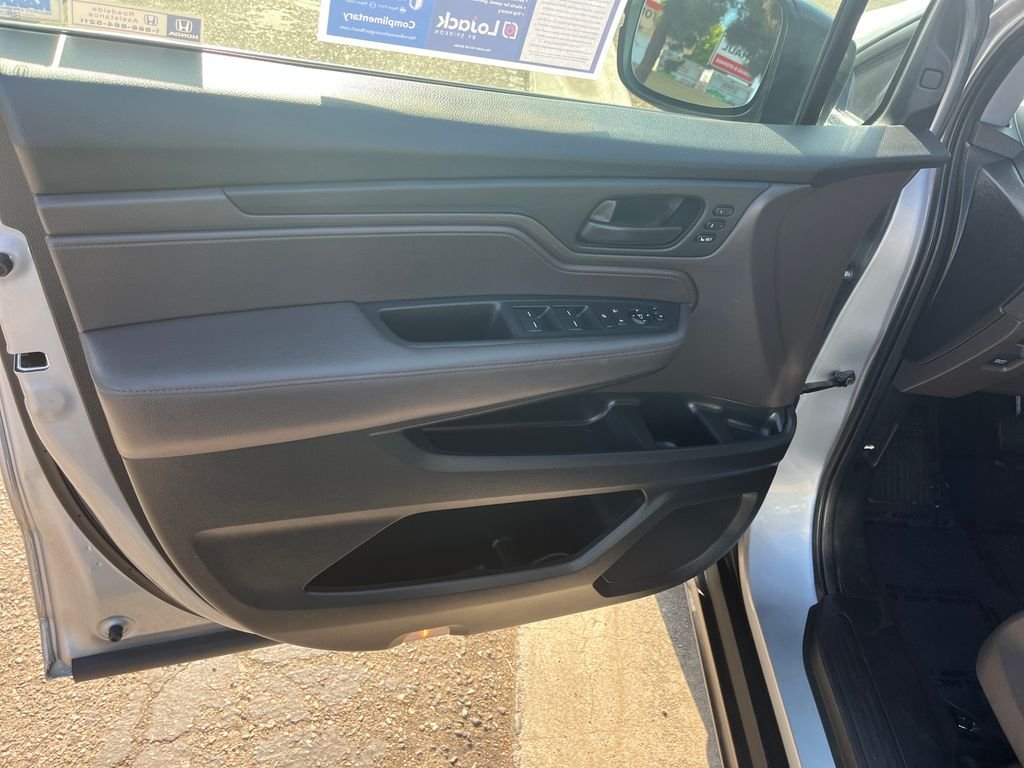 Used 2019 Silver Honda EX-L image 11
