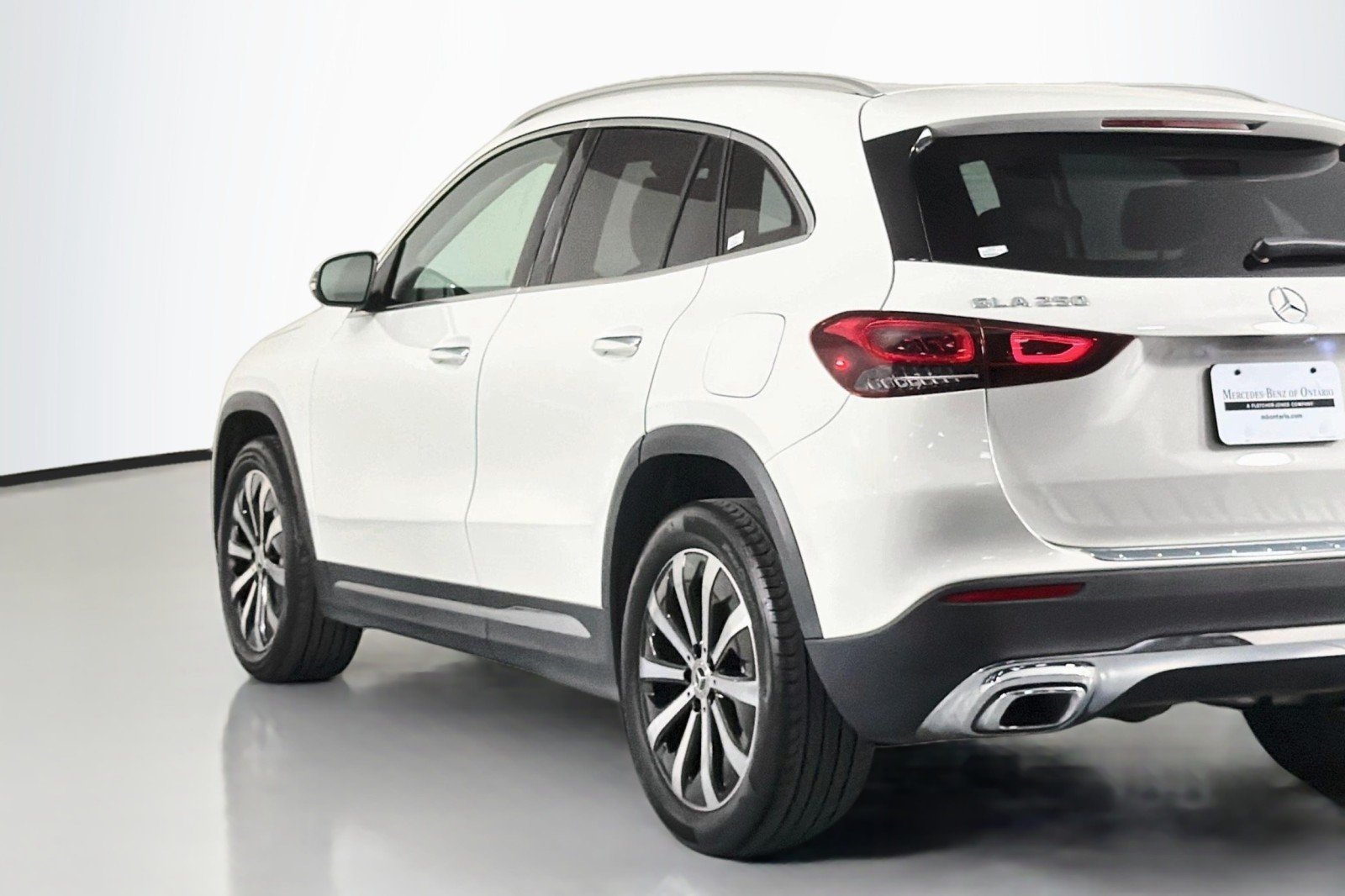 Used 2023 Polar White Mercedes-Benz 250 image 16