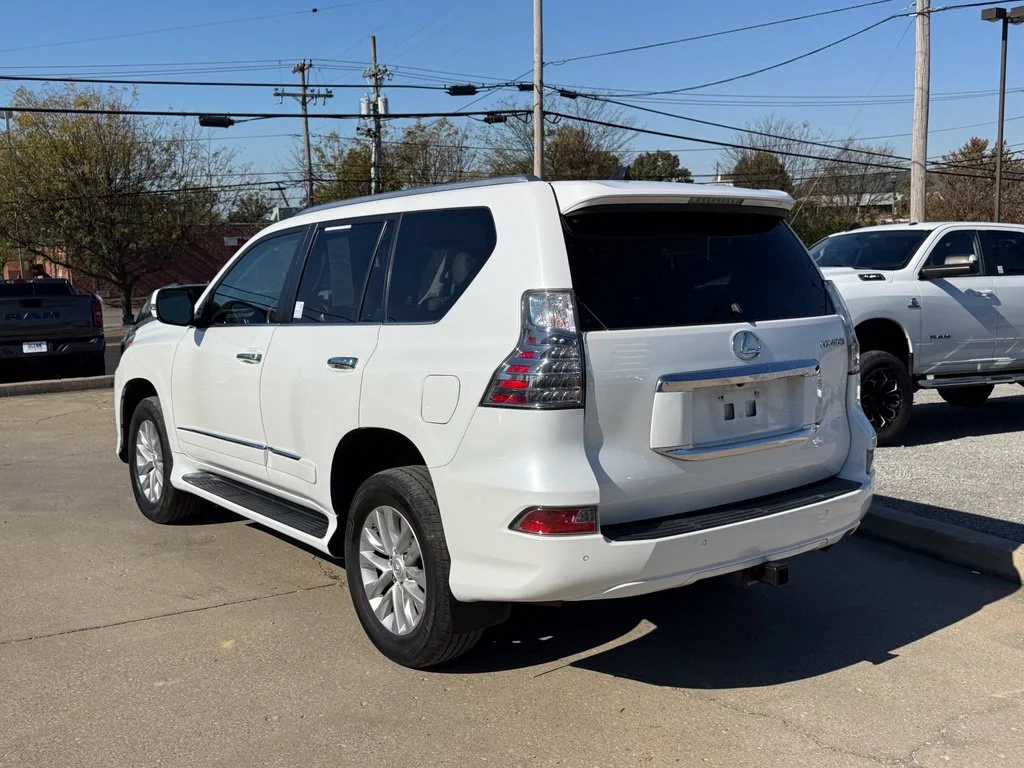 Used 2015 White Lexus 460 image 8