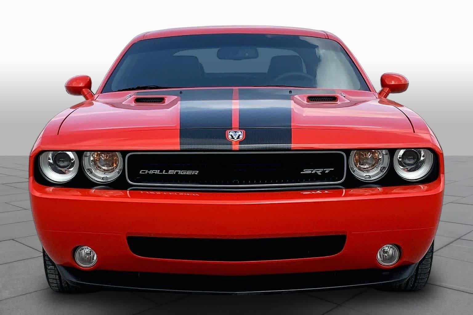 Used 2009 Hemi Orange Pearl Dodge SRT8 image 3