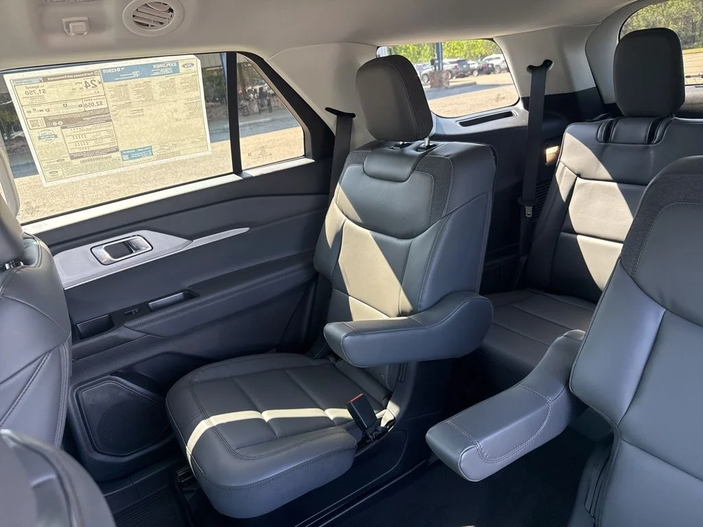 New 2026 Space White Metallic Ford Active image 25