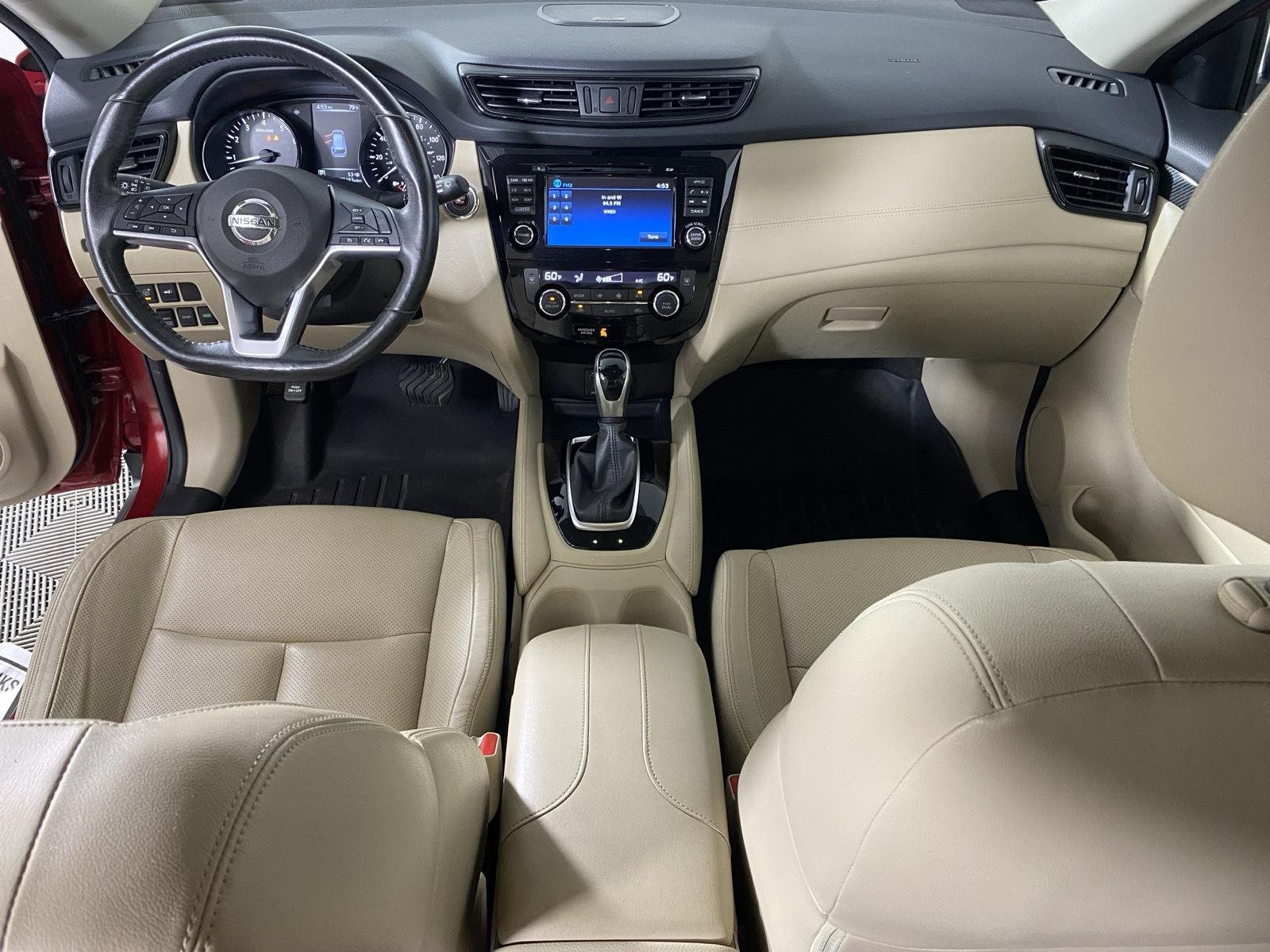 Used 2017 Palatial Ruby Nissan SL image 23