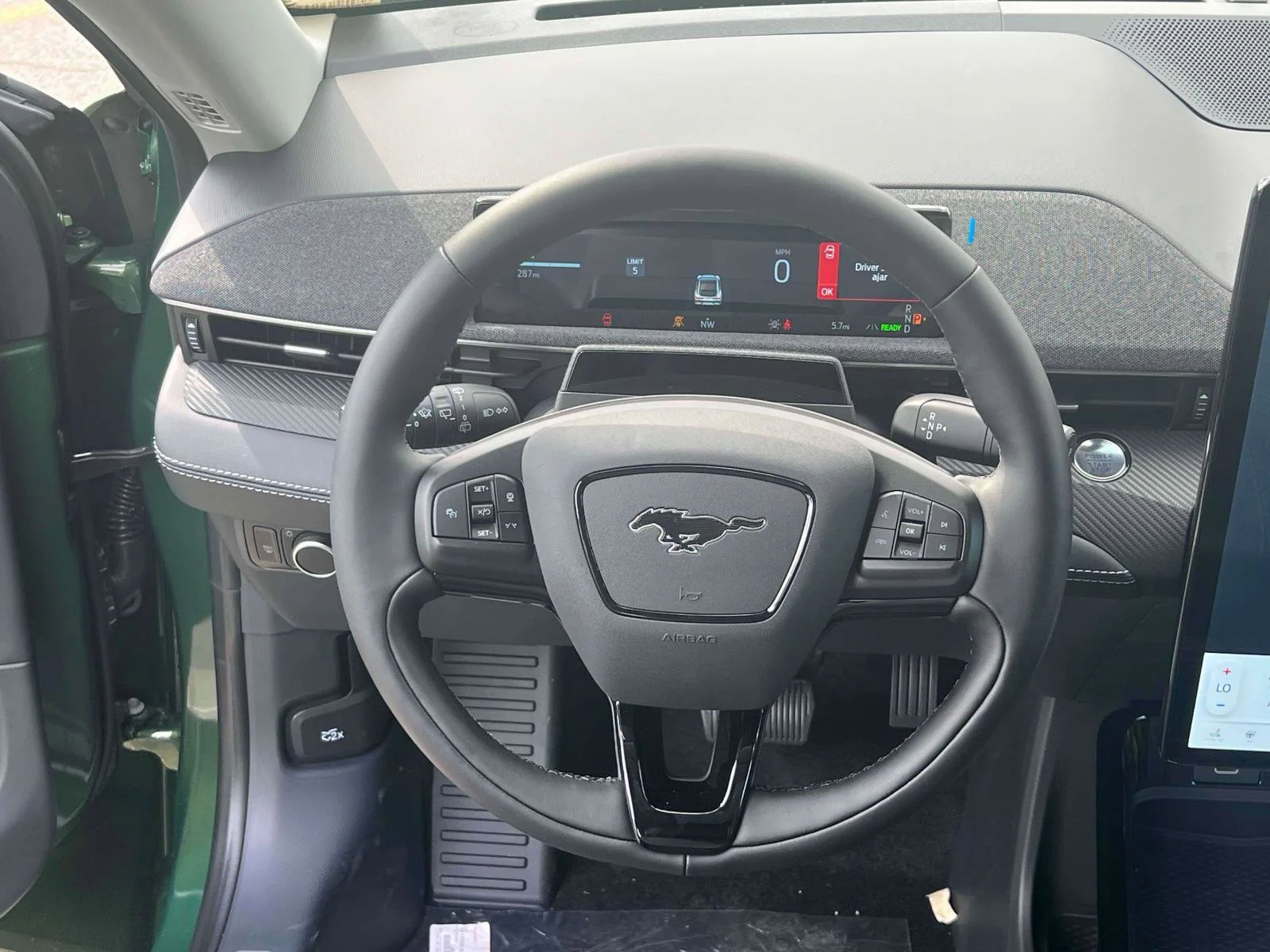 2025 Ford Mustang Mach-E Premium - Photo 9