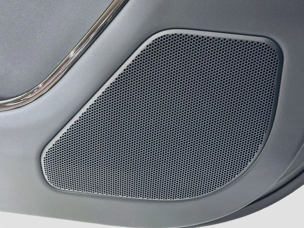 New 2026 Fuji White Land Rover Dynamic SE image 19