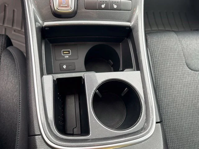 Used 2021 White Hyundai SEL image 23