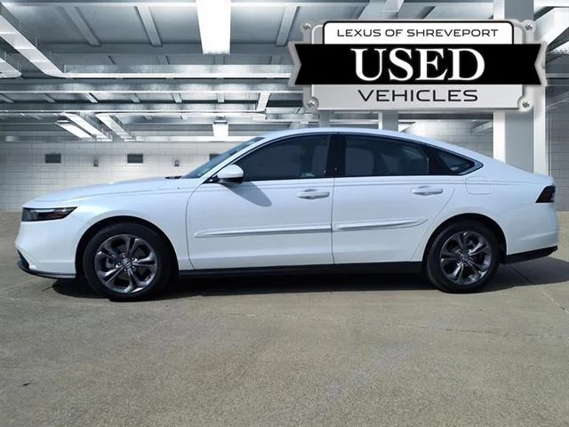 Used 2024 WHITE Honda EX image 2