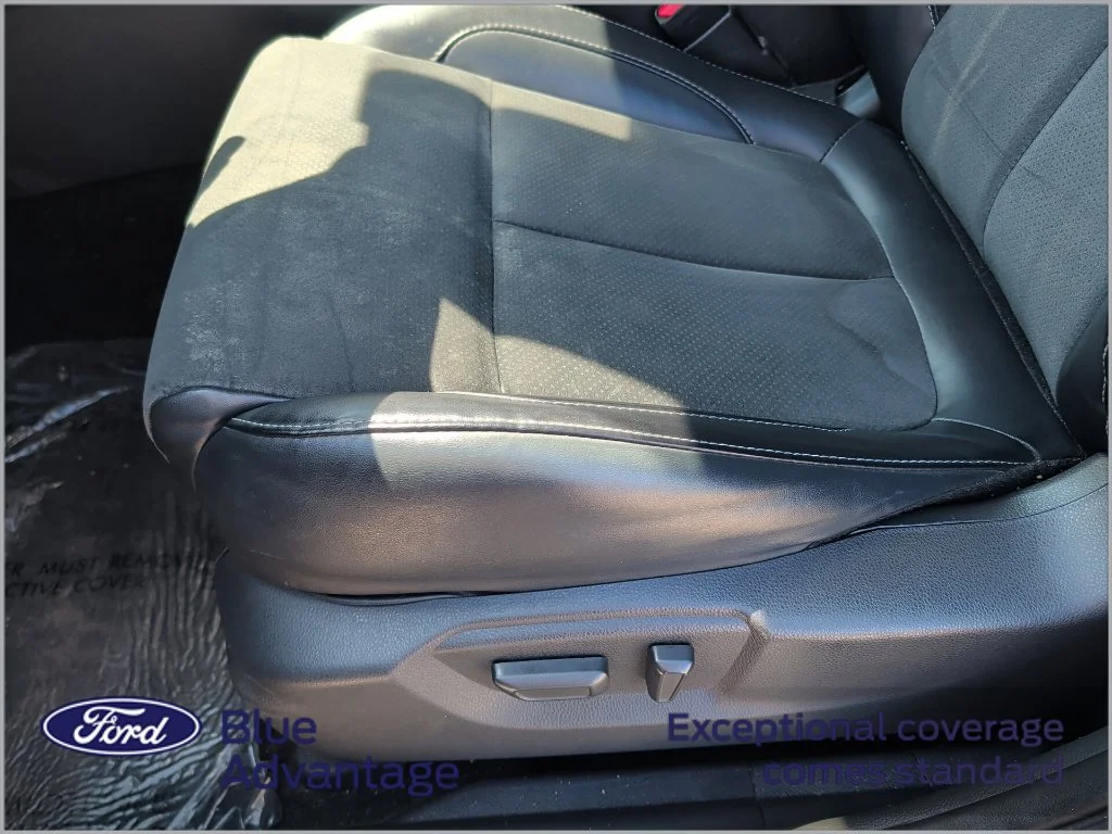 Used 2024  Mitsubishi  image 10