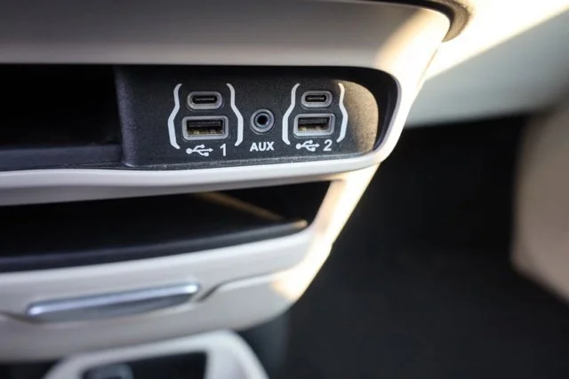 Used 2023 Black Chrysler LX image 7