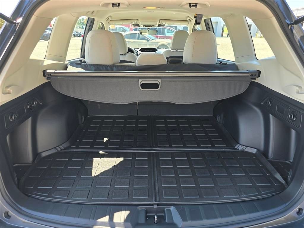 Used 2023 Gray Subaru Base image 26