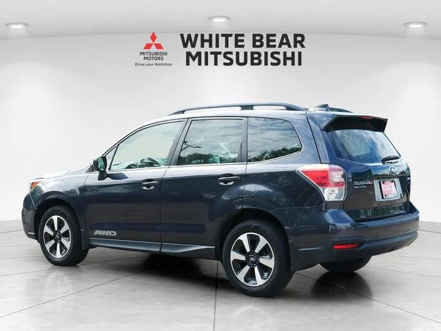 Used 2018 Gray Subaru 2.5i Premium image 4