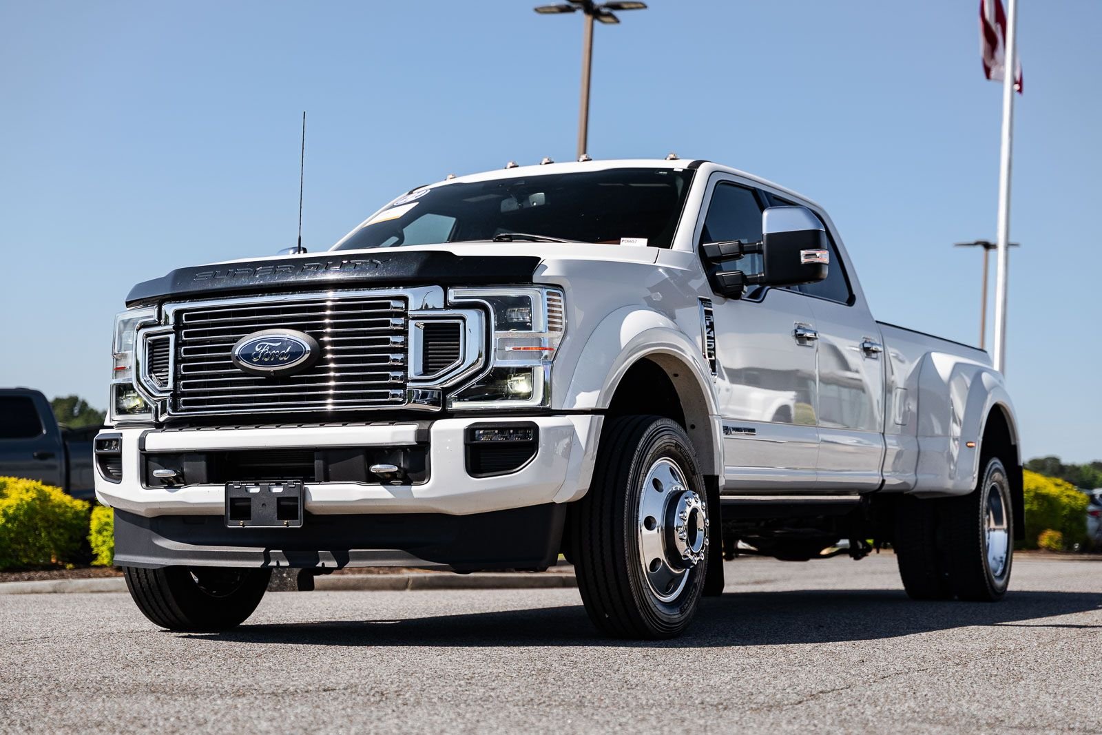 Certified Used 2022  Ford Platinum image 3