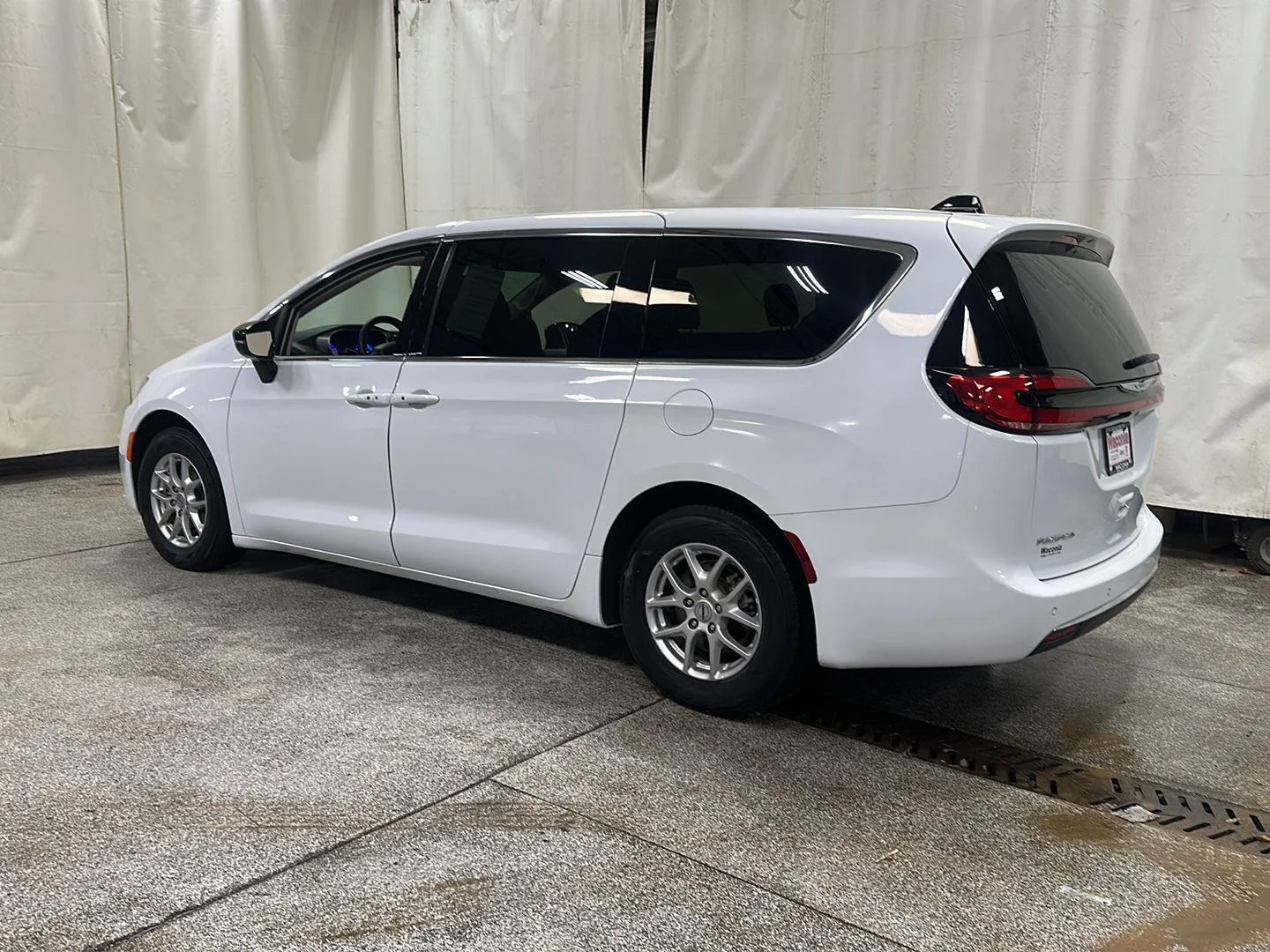 Used 2024 Bright White Clearcoat Chrysler Touring L image 3