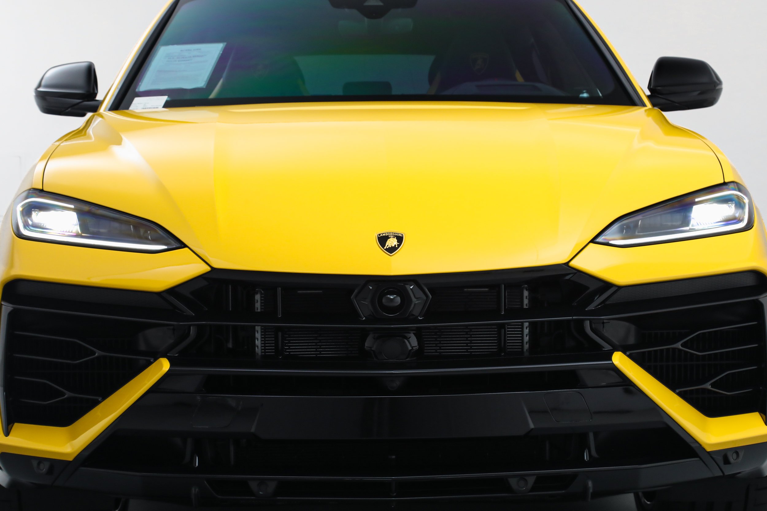 Used 2025 Yellow Lamborghini SE image 9