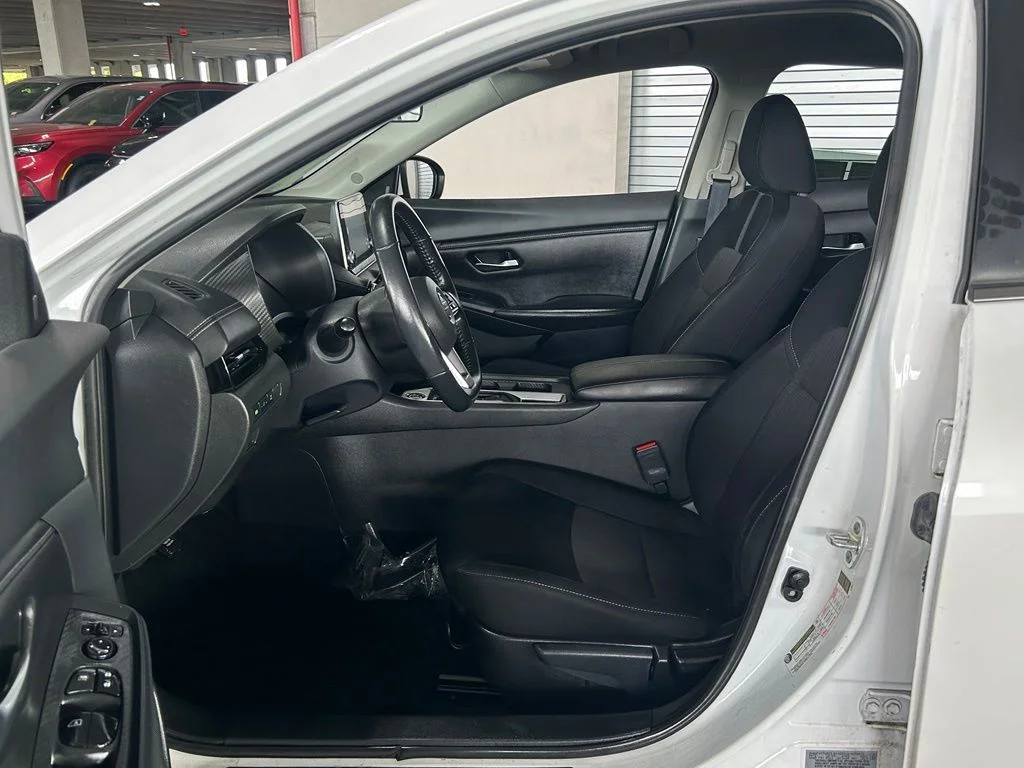 Used 2022 Aspen White TriCoat Pearl Nissan SV image 15
