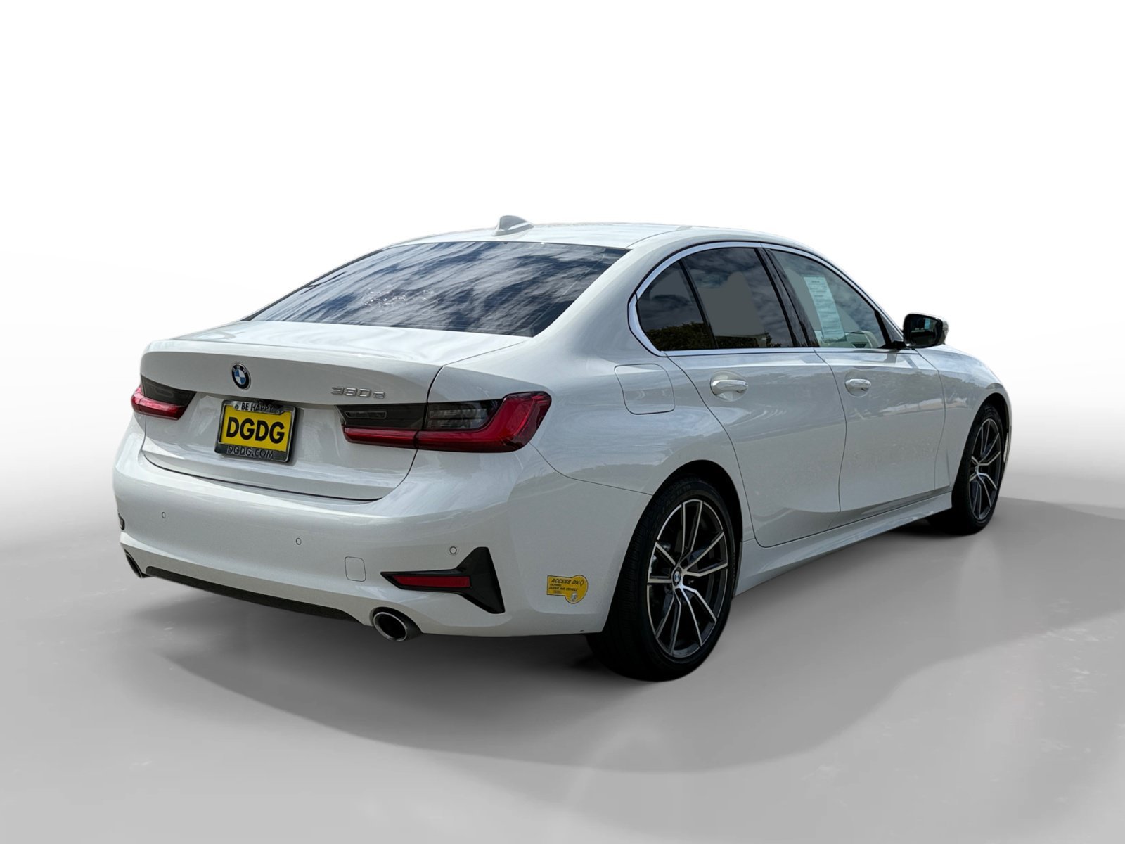 Used 2021 Alpine White BMW 330e iPerformance image 5