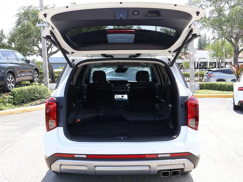 Used 2024 White Hyundai SEL image 20