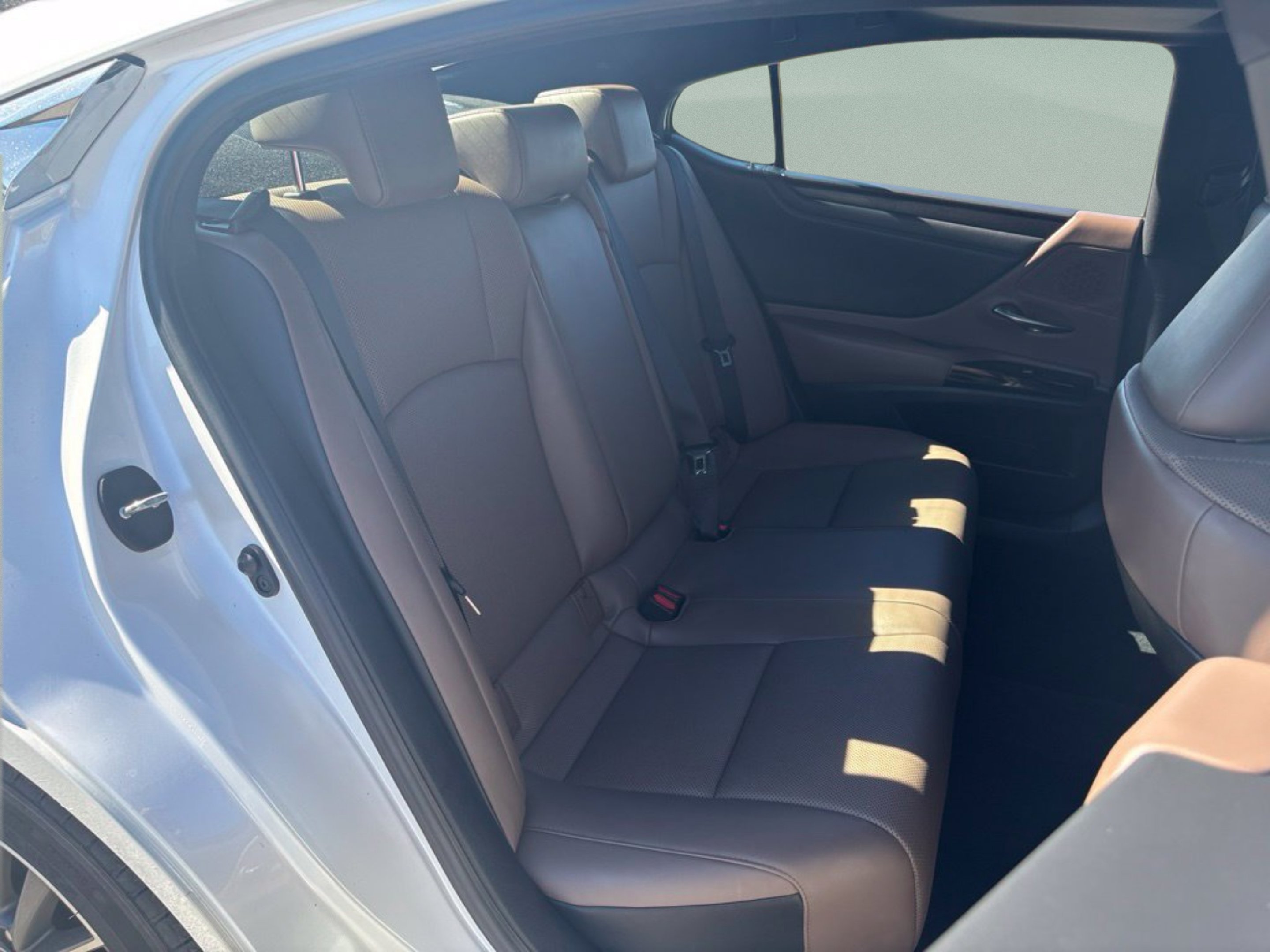 Used 2022 White Pearl Lexus ES 350 image 19