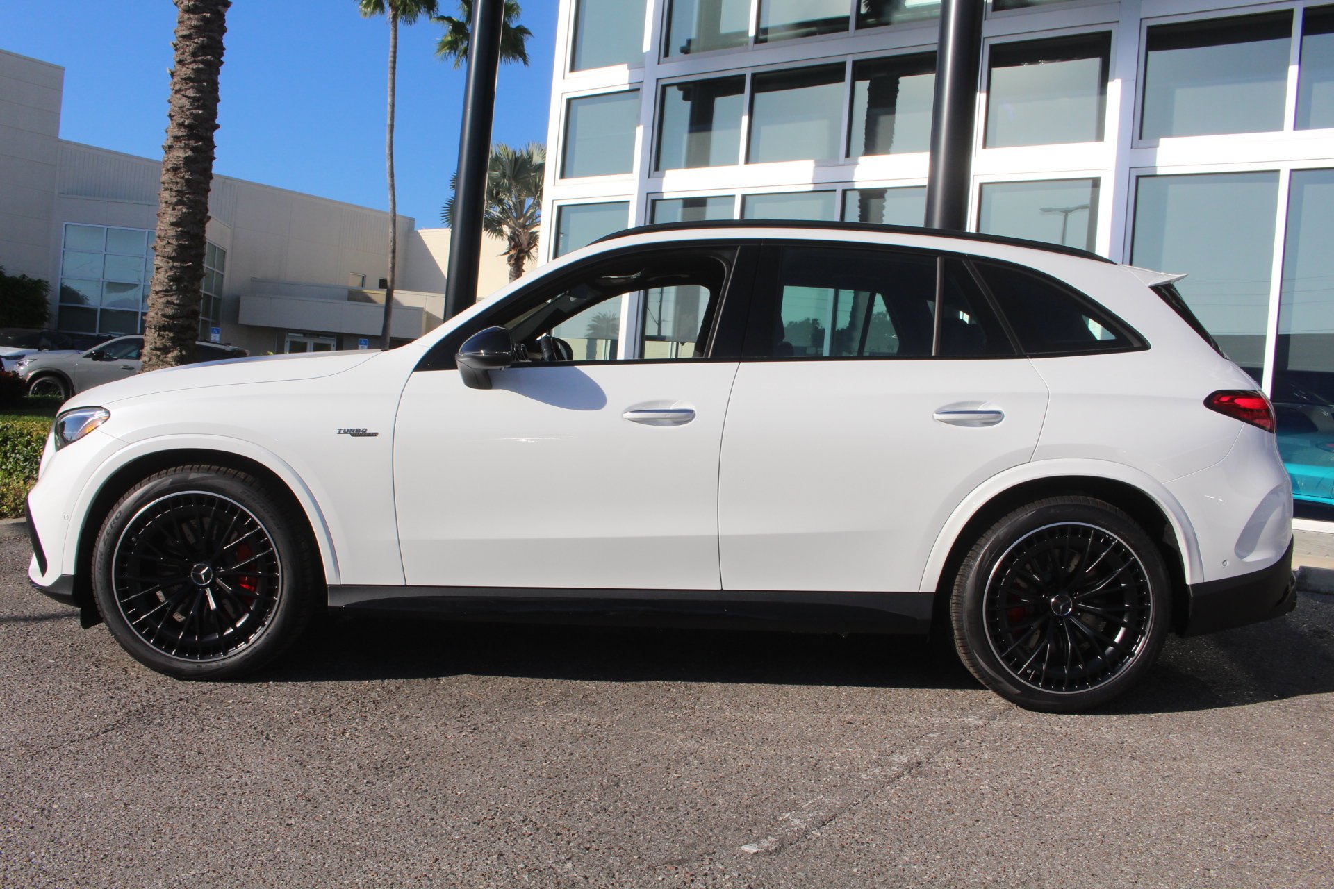 New 2026 MANUFAKTUR Moonlight White Metallic Mercedes-Benz AMG® GLC 43 image 3