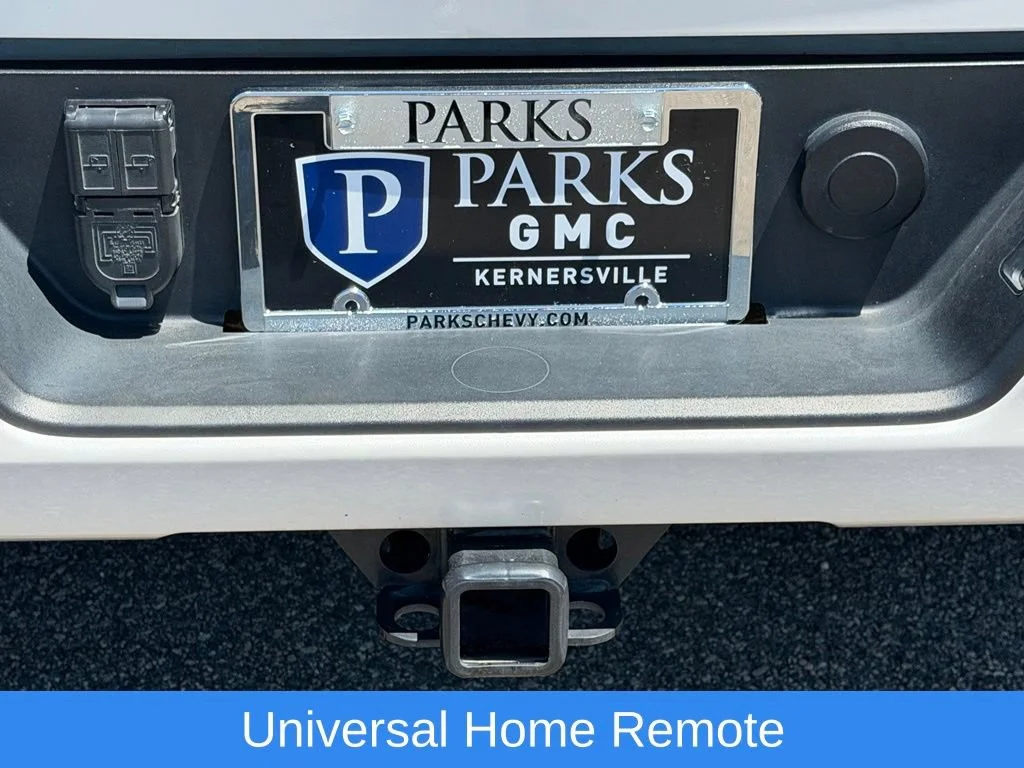 Used 2025 Iridescent Pearl Tricoat Chevrolet High Country image 33