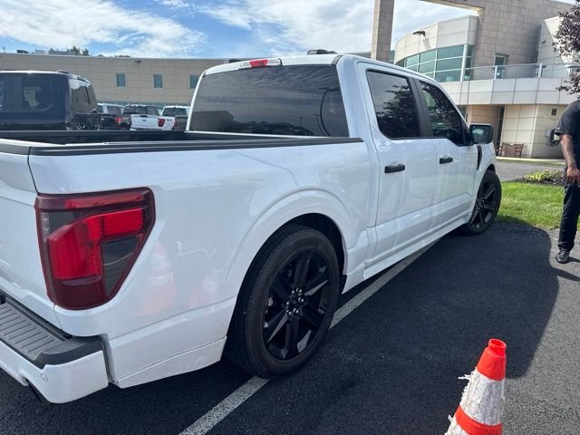Used 2025 White Ford LOBO image 4