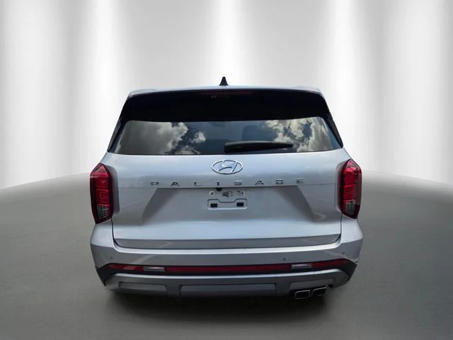 Used 2025 Silver Hyundai SEL image 3