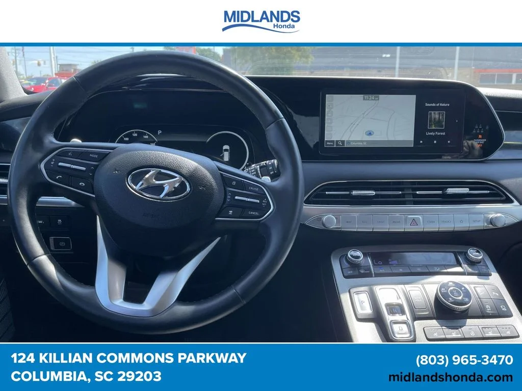 Used 2022 Silver Hyundai Limited image 13