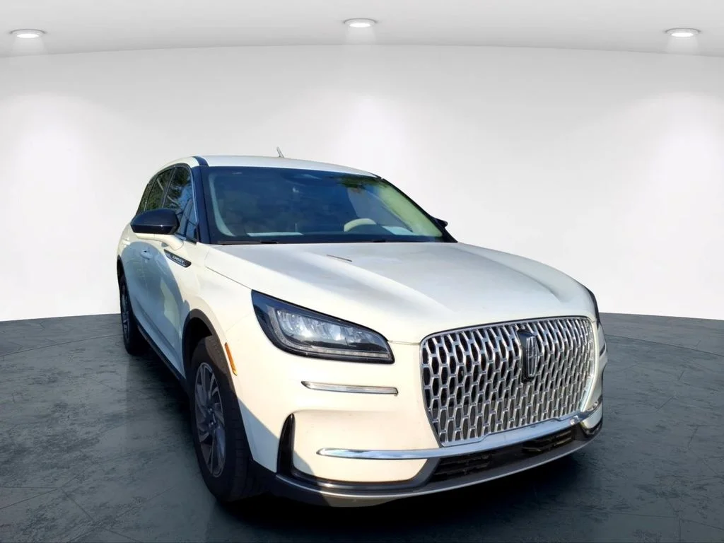 Used 2023 White Lincoln Standard image 10