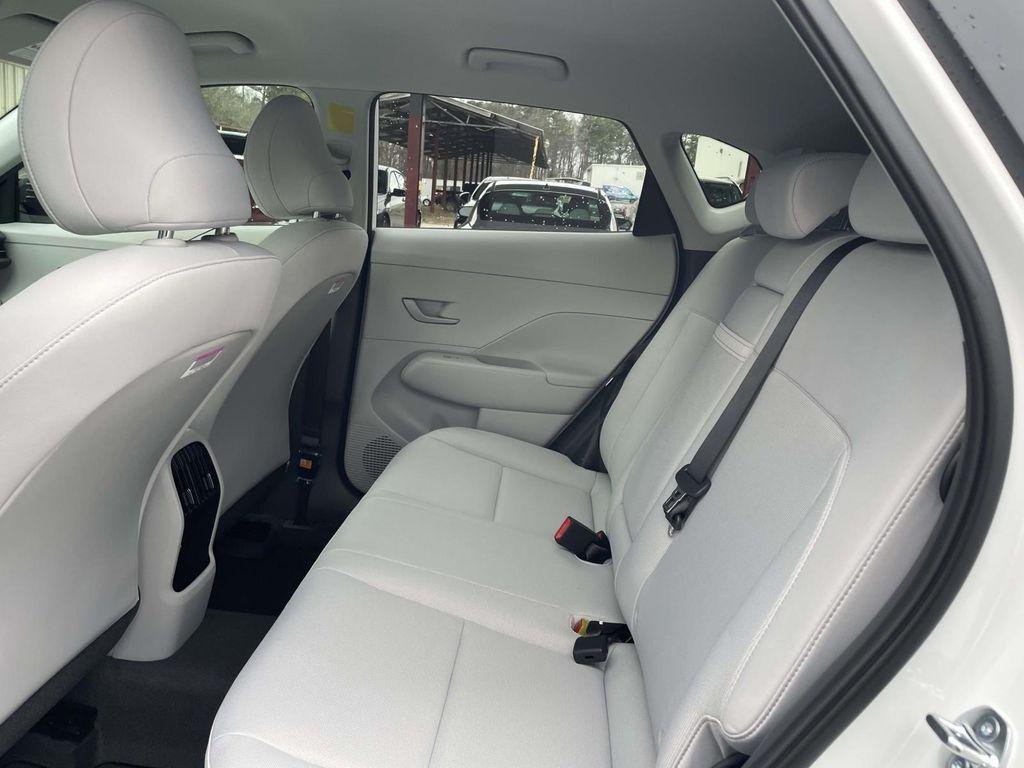 New 2026 White Hyundai SEL Sport FWD image 10