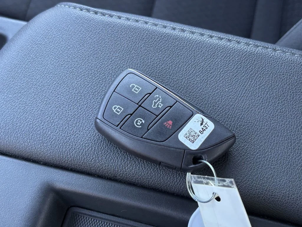 Used 2024 Summit White Chevrolet RST image 36