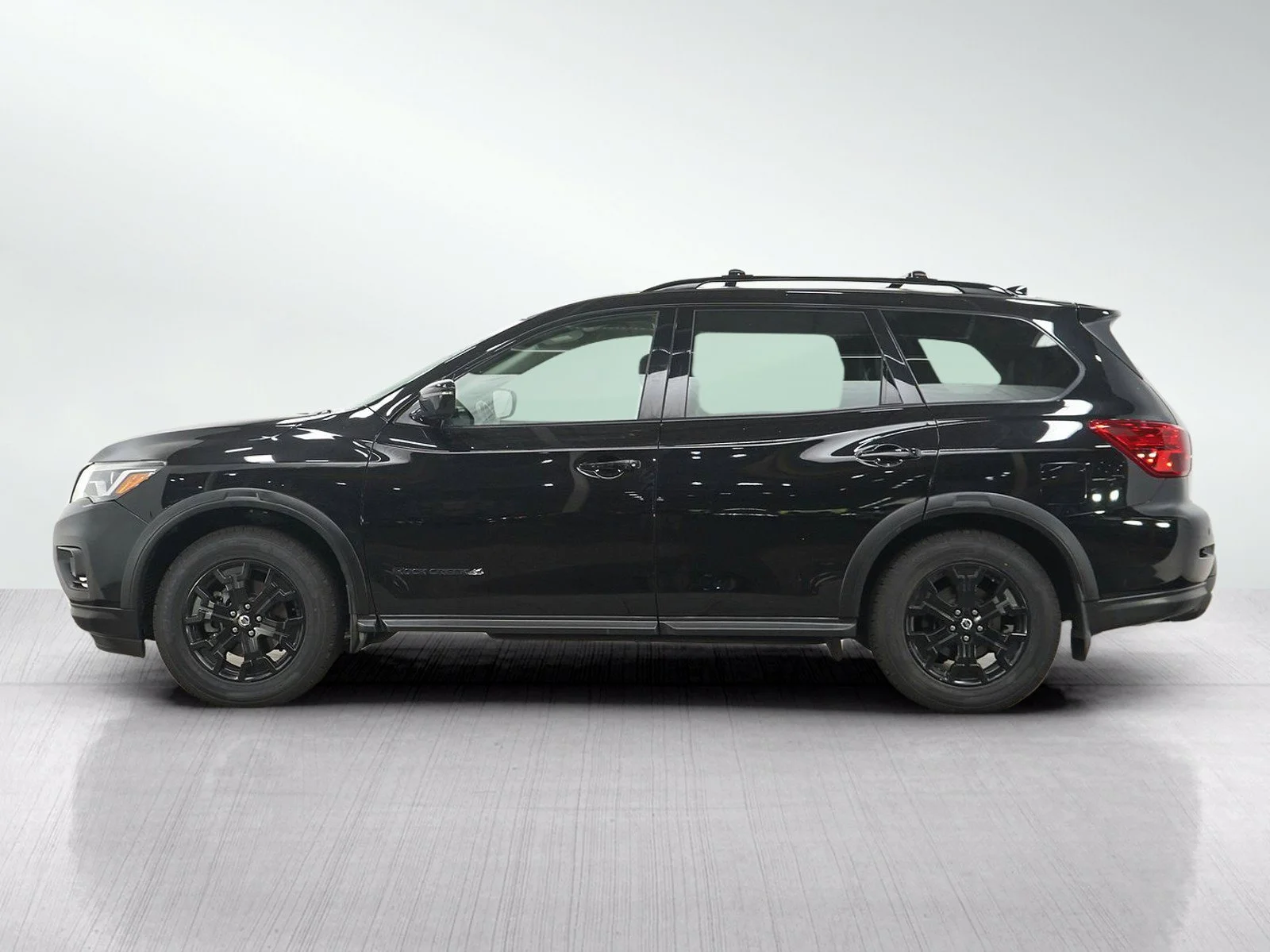 Used 2020 Nissan Pathfinder SV with VIN 5N1DR2BMXLC625233 for sale in Wayzata, Minnesota