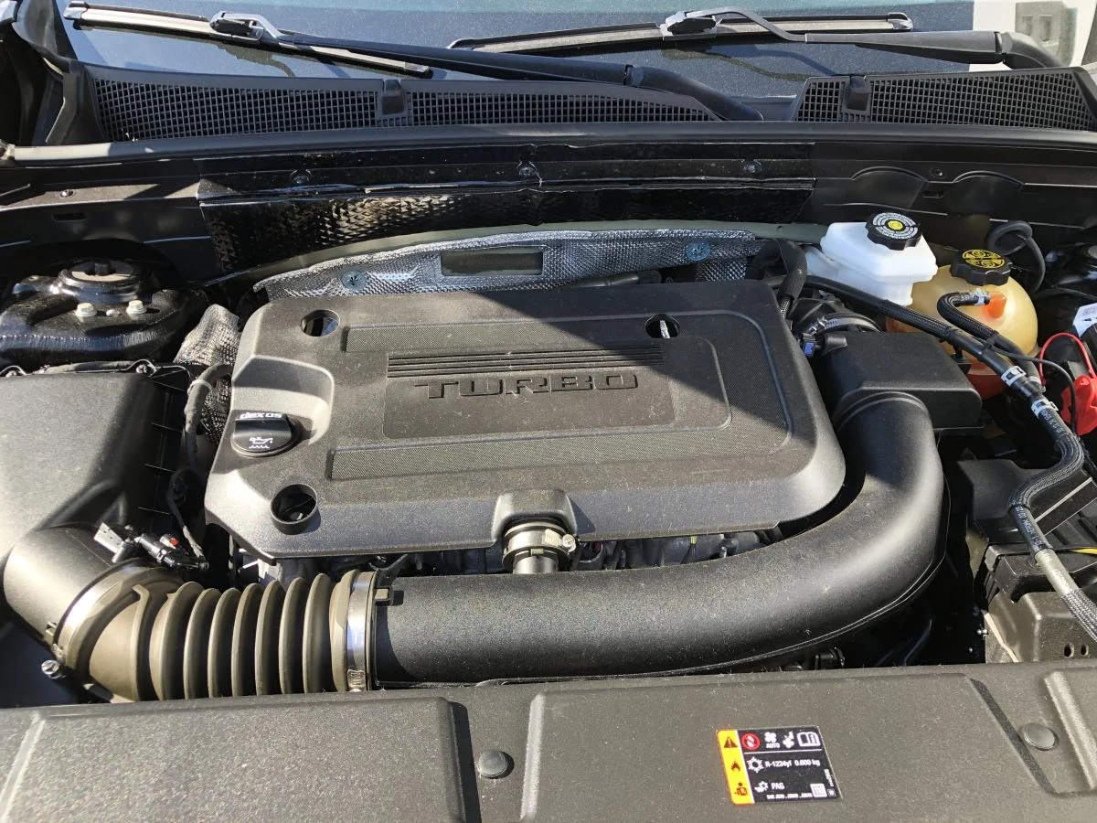 Used 2021 Black Buick AWD 4dr Essence image 9