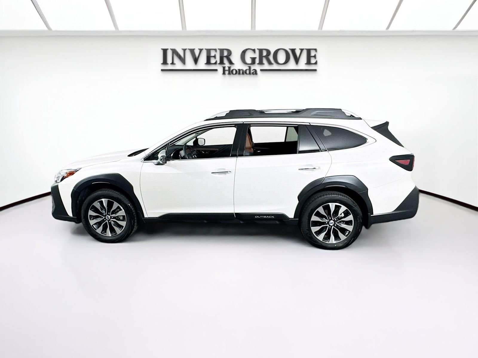 Used 2024 Crystal White Pearl Subaru Touring image 8