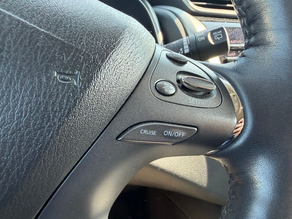 Used 2020 Gray Nissan Platinum image 18