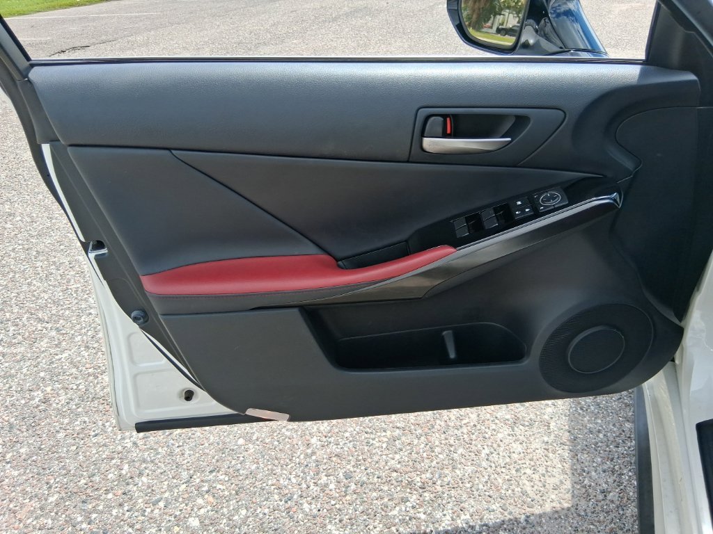 2021 Lexus IS 300 - Photo 11