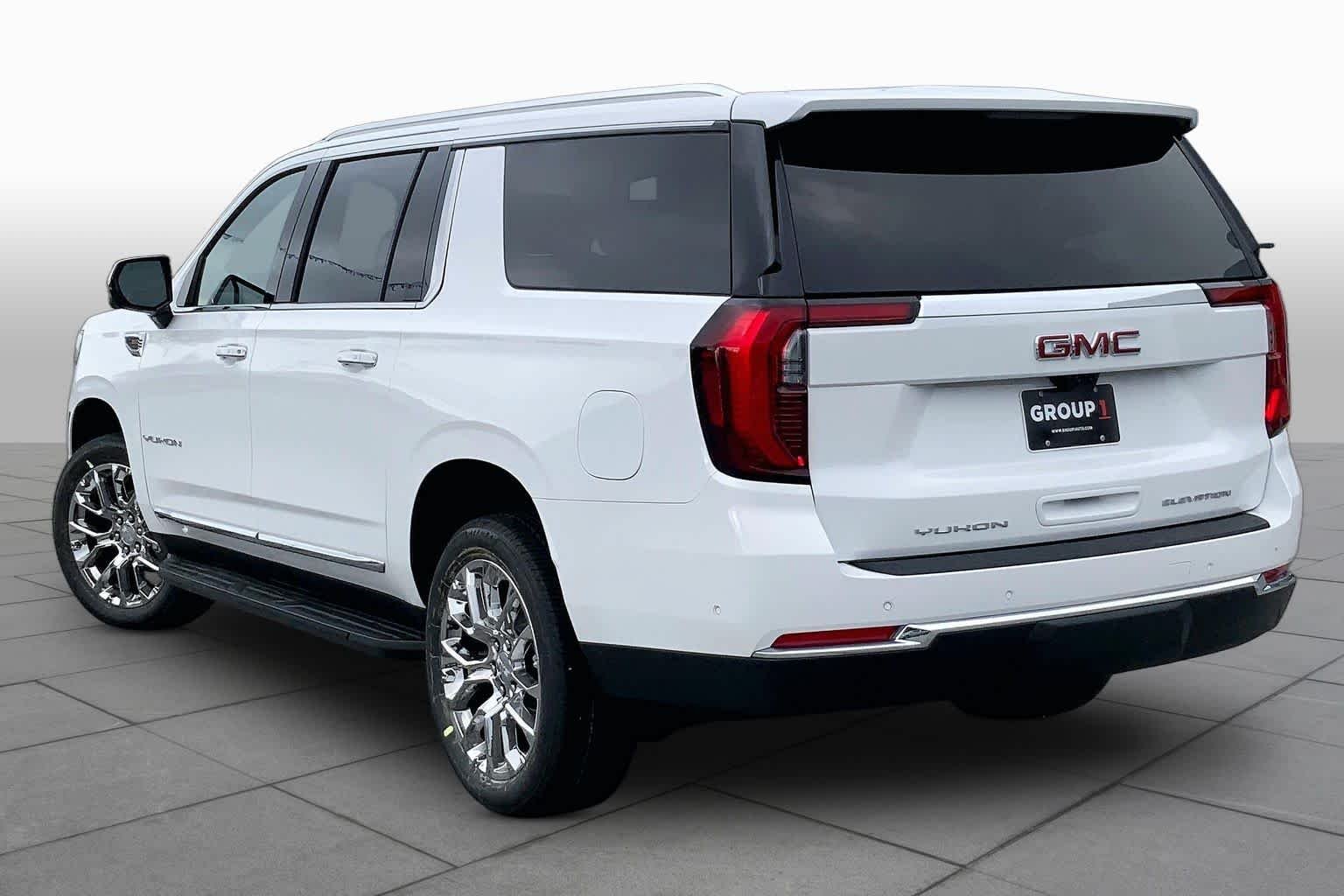 New 2026 Summit White GMC Elevation image 12