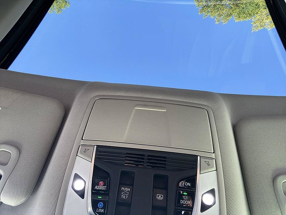 Used 2021 Platinum White Pearl Acura Base image 37