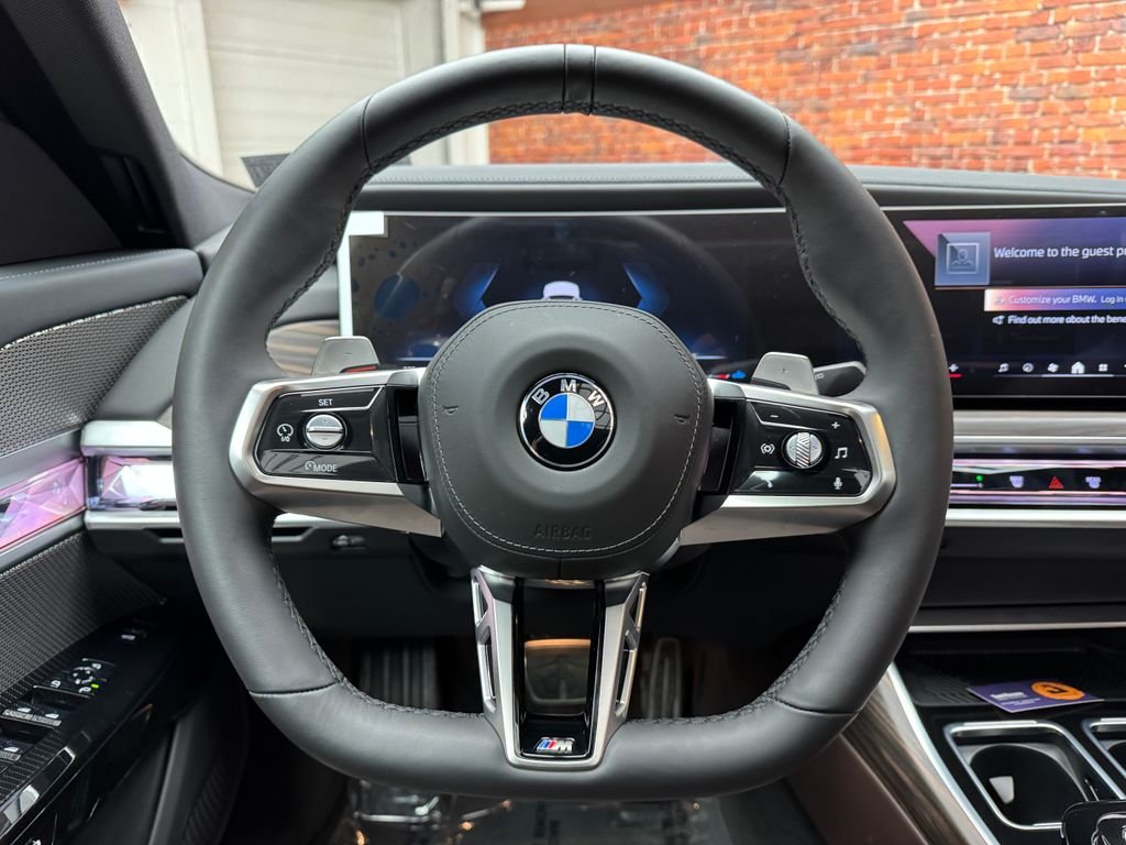2025 BMW 7 Series 760i - Photo 13